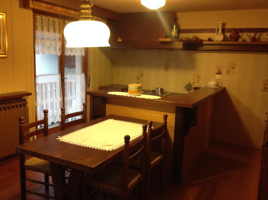 Albergo Castello Da Bonino Champorcher Bilik gambar